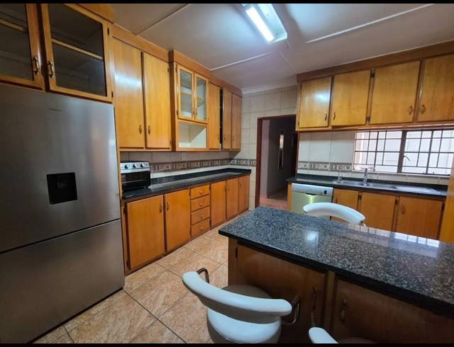 4 BEDROOM HOUSE FOR SALE IN SONLAND PARK